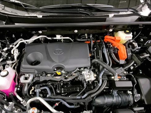 New 2025 Toyota RAV4 SE image 16