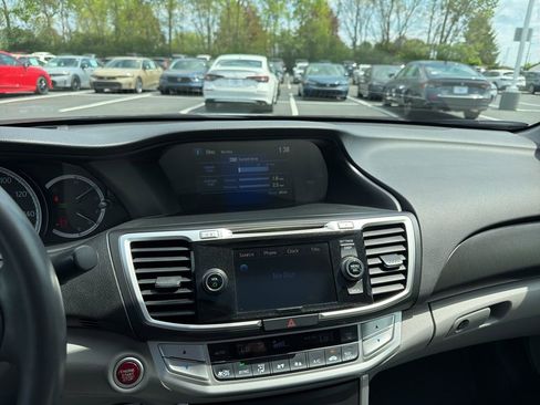 Used 2015 Honda Accord EX-L image 15