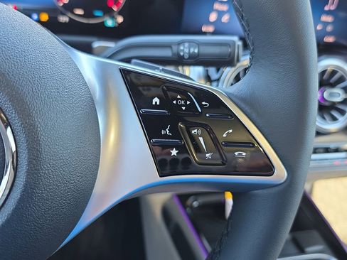 Used 2026 Mercedes-Benz GLB 250 GLB 250 image 22