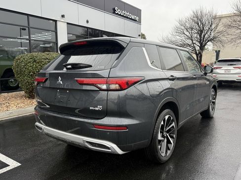 Used 2025 Mitsubishi Outlander SE image 7