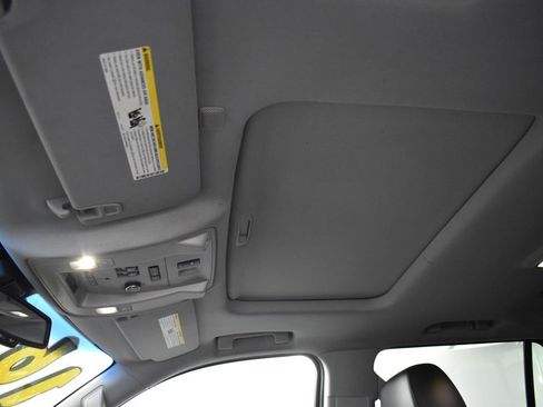 Used 2016 Cadillac Escalade Luxury image 22