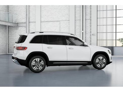Certified 2025 Mercedes-Benz GLB 250 4MATIC image 18