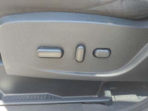 Used 2017 Ford Escape SE w/ Equipment Group 201A FWD image 13