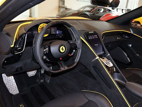 Certified 2025 Ferrari Roma Spider RWD image 78