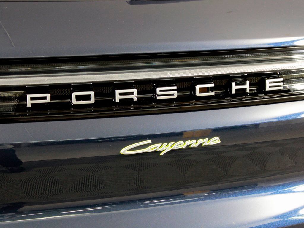 Certified 2026 Porsche Cayenne E-Hybrid AWD/4WD image 13