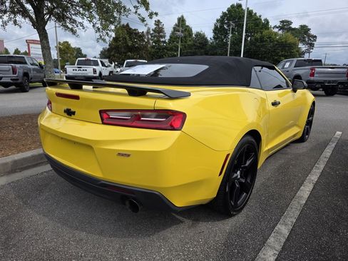 Used 2018 Chevrolet Camaro SS image 34