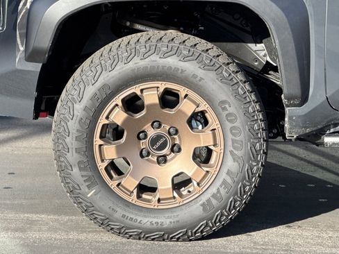 Certified 2025 Toyota Tacoma Trailhunter image 34