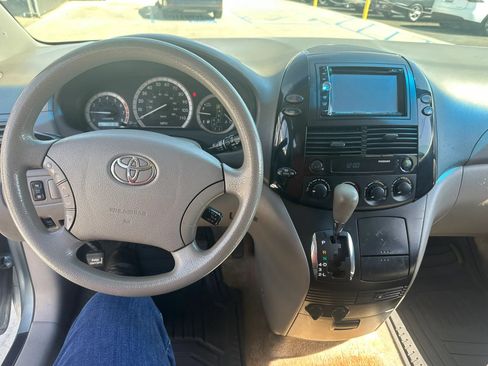 Used 2005 Toyota Sienna LE w/ LE Pkg 3 FWD image 29