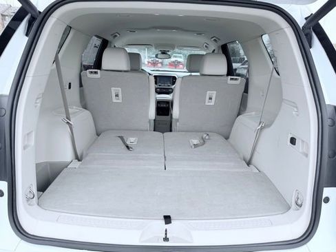 Used 2023 GMC Acadia Denali AWD/4WD image 11