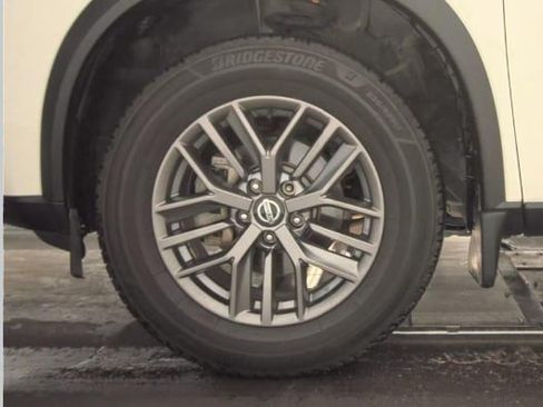 Used 2021 Nissan Rogue S FWD image 9