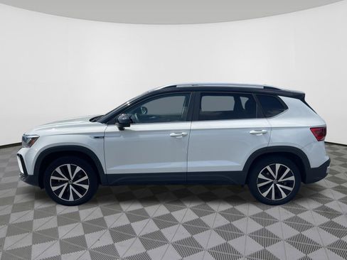 Used 2023 Volkswagen Taos SE AWD/4WD image 4