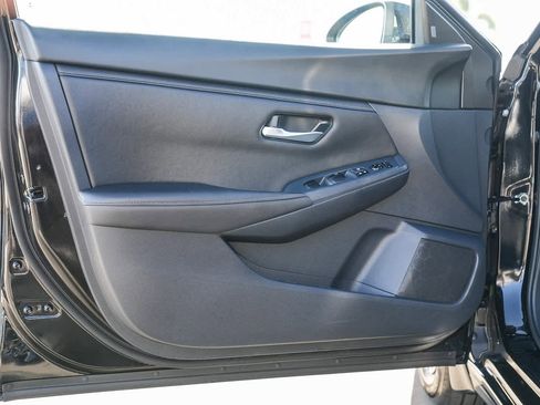 Used 2025 Nissan Sentra SV image 19