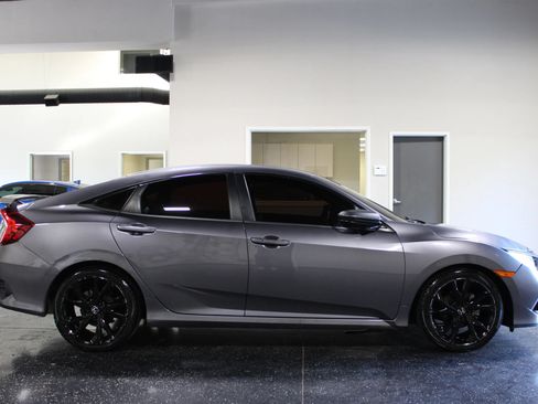 Used 2019 Honda Civic Sport image 2