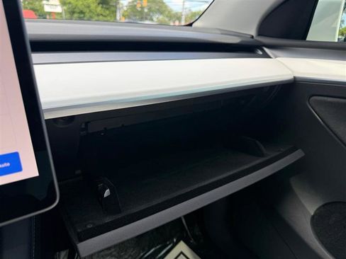 Used 2022 Tesla Model Y Long Range image 29