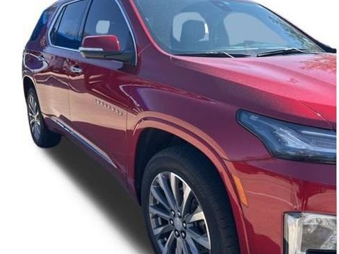 Used 2023 Chevrolet Traverse Premier image 17