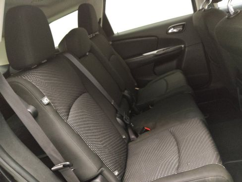 Used 2019 Dodge Journey SE FWD image 19
