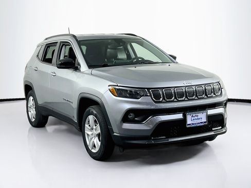 Used 2022 Jeep Compass Latitude AWD/4WD image 3