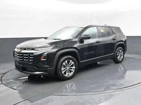 Used 2025 Chevrolet Equinox LT AWD/4WD image 1