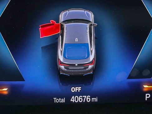 Used 2023 BMW i4 eDrive35 w/ Premium Package RWD image 29