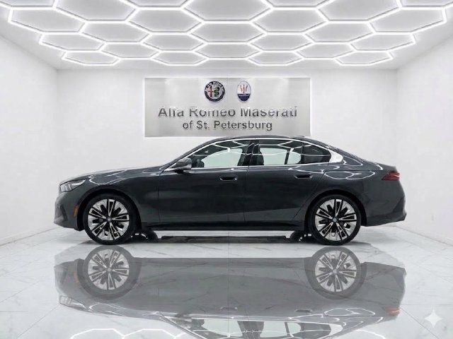 Used 2026 BMW 530i RWD image 3