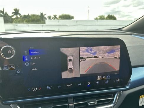 New 2026 Chevrolet Equinox EV LT image 23