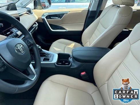 Used 2025 Toyota RAV4 XLE Premium w/ Weather Package AWD/4WD image 4