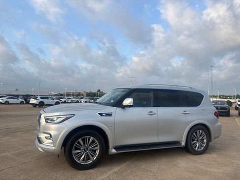 Used 2019 INFINITI QX80 Luxe w/ All-Season Package RWD image 10