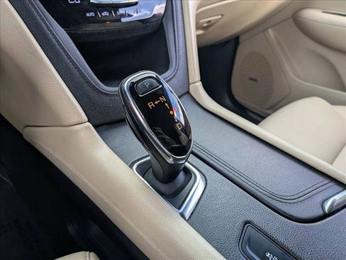 Used 2018 Cadillac XT5 FWD image 11