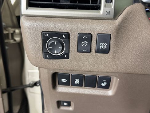 Used 2013 Lexus GX 460 Premium AWD/4WD image 18