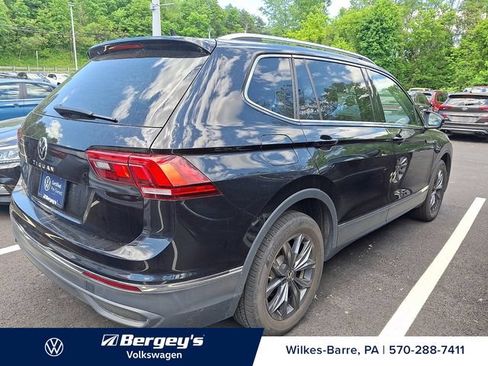 Certified 2022 Volkswagen Tiguan SE FWD image 5