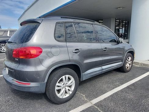 Used 2016 Volkswagen Tiguan S image 3