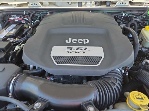 Used 2013 Jeep Wrangler Unlimited Sport AWD/4WD image 17