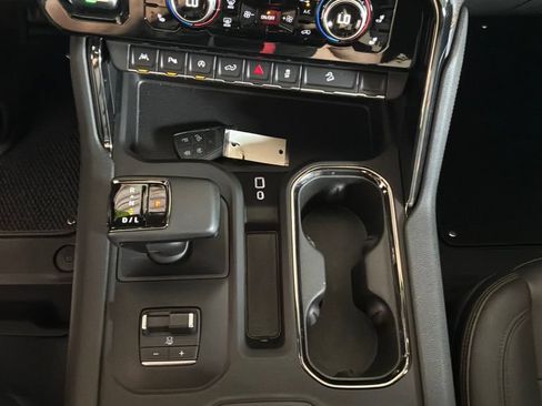 Used 2023 GMC Sierra 1500 AT4 w/ AT4 Premium Package AWD/4WD image 24