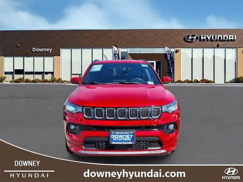 Used 2023 Jeep Compass Limited AWD/4WD image 2
