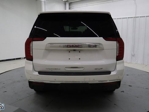 Used 2021 GMC Yukon SLT w/ SLT Premium Package image 4