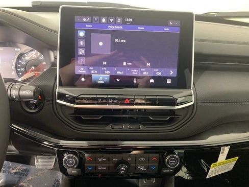 New 2026 Jeep Compass Limited image 13