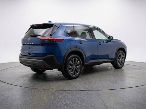 Used 2025 Nissan Rogue SV FWD image 9
