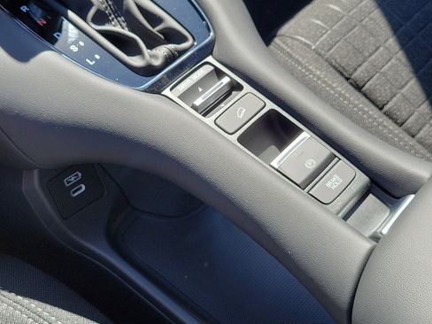 New 2026 Honda HR-V LX image 32