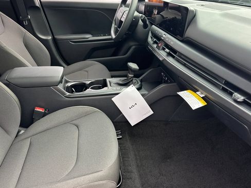 New 2026 Kia K4 FWD image 12