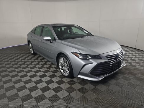 Used 2021 Toyota Avalon Limited w/ Advanced Safety Package image 3