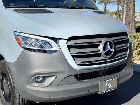 Used 2023 Mercedes-Benz Sprinter 2500 image 31