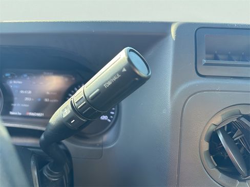 Used 2022 Ford E-350 and Econoline 350 Super Duty w/ Power Windows & Locks Group image 15