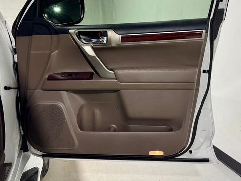 Used 2014 Lexus GX 460 image 27