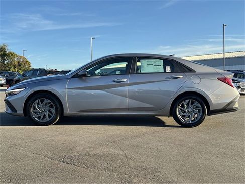 New 2026 Hyundai Elantra Blue image 29