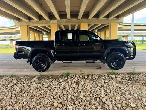 Used 2019 Toyota Tacoma TRD Pro AWD/4WD image 2