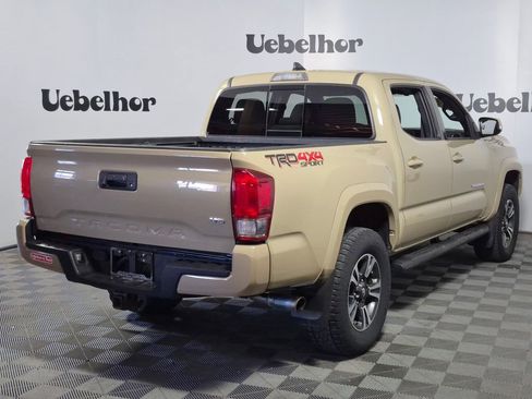 Used 2017 Toyota Tacoma TRD Sport w/ Tow Package (A/T) image 7