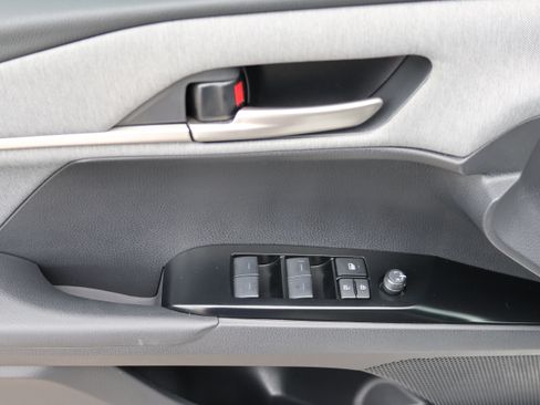 Used 2026 Toyota Camry LE w/ Convenience Package FWD image 19