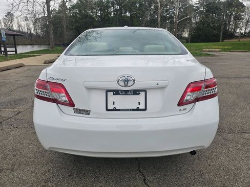Used 2011 Toyota Camry LE w/ LE Extra-Value Pkg image 7