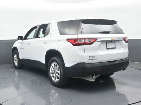 Used 2021 Chevrolet Traverse LS image 4