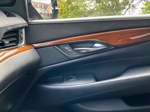 Used 2016 Cadillac Escalade ESV 2WD image 33